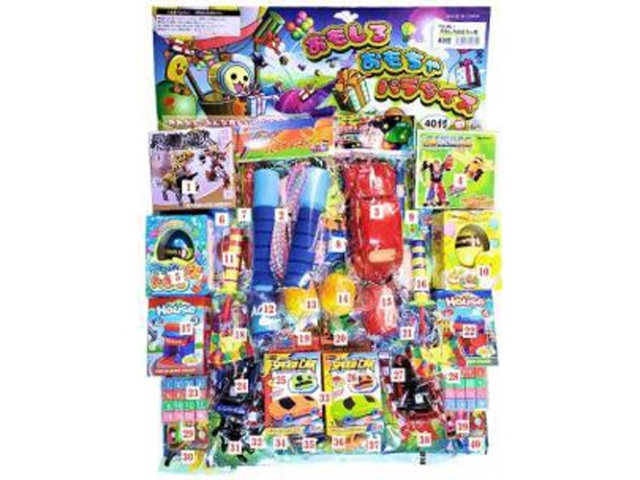 岡田 １００円おもちゃ当てくじ４０付 【数量限定】 △ 【購入入数４０個】［おもちゃ］